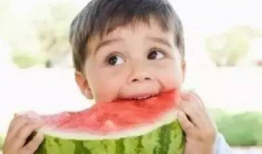 幼儿园园长爆料吃瓜,揭秘幼儿园内幕，吃瓜群众惊呼不已！